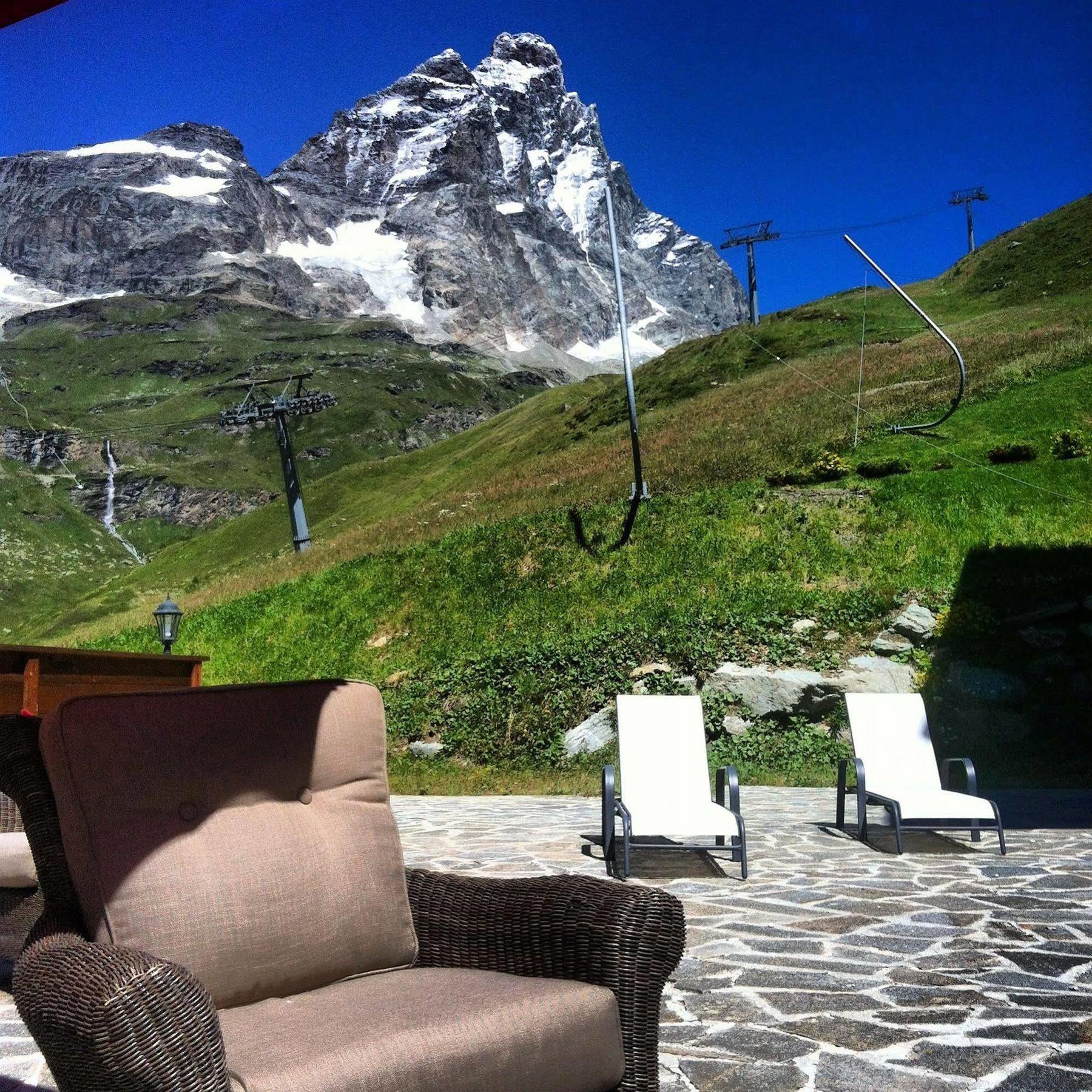 Hotel Meublé Mon Rêve Breuil-Cervinia Extérieur photo